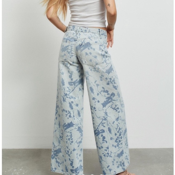 Wide-Leg Floral Denim - Picture 2 of 10
